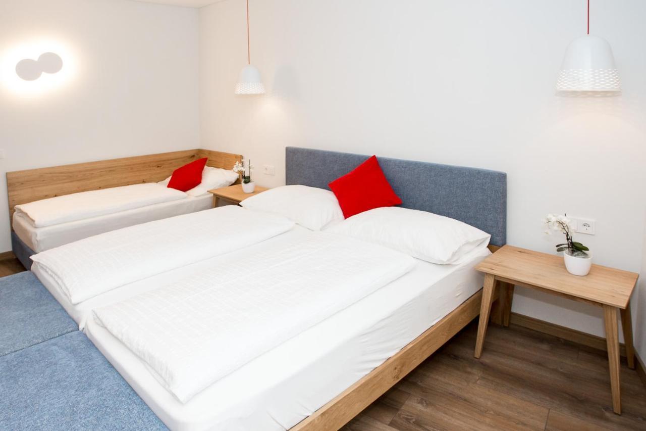 Hotel Tyrol Ora / Auer Buitenkant foto