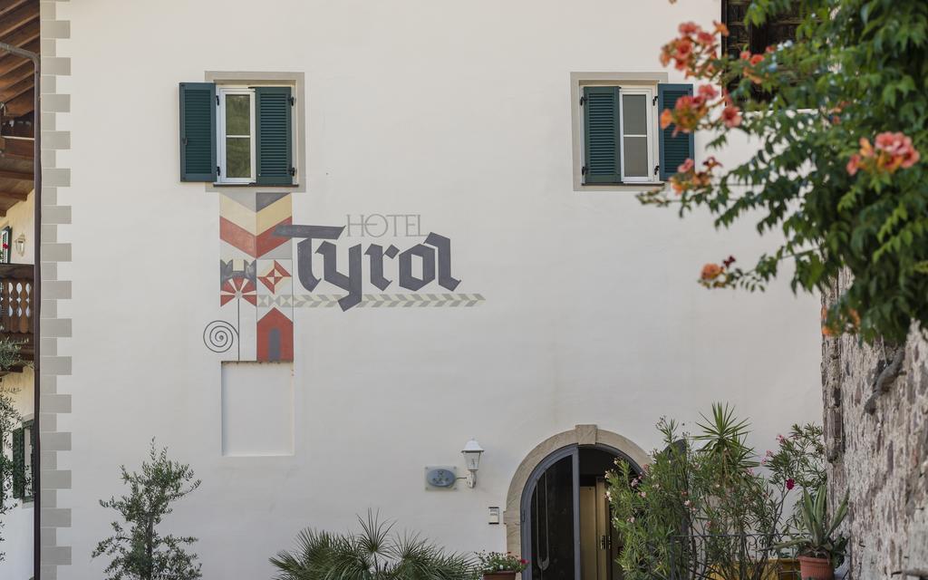 Hotel Tyrol Ora / Auer Buitenkant foto